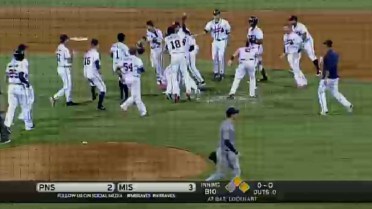 M-Braves win on Lockhart's walk-off squeeze