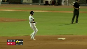 Sounds' Fowler strokes RBI double