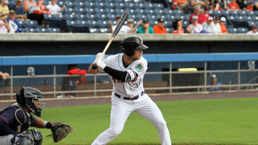 Nunez collects five hits in Tides' romp