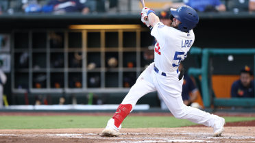 Liput's Homer Sends Dodgers to 5-4 Win