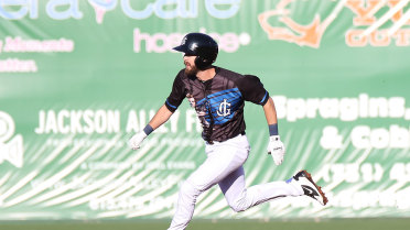 Four-run Generals rally forces extras, falls short