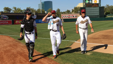 River Cats leave Baby Cakes battered in 6-2 win