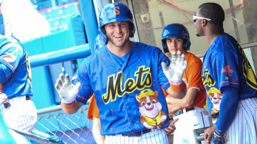 Tebow crushes first Triple-A homer