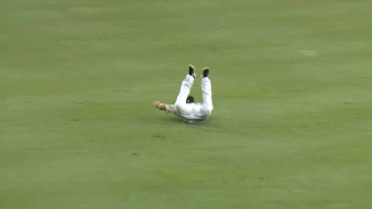 Chihuahua's Allday lays out for catch in left