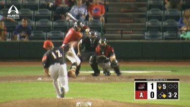 Flying Squirrels' Maris makes diving grab at first to