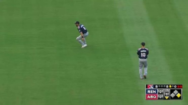 Aces' Fuentes makes diving catch in center