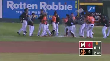 Giants' Johnson hit-by-pitch to complete walkoff