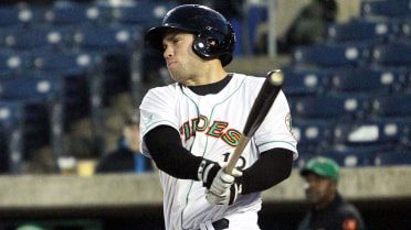 Wynns collects four hits in Tides' win