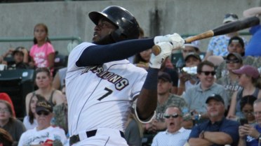 Missions' Reyes busts out of slump in big way