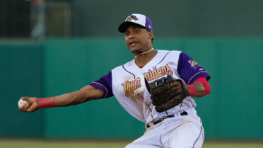 Lowriders run out of gas in 8-7 defeat to Storm Chasers