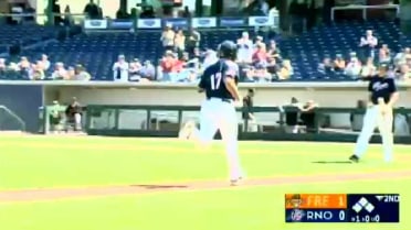 Decker's first homer of season puts Aces on top