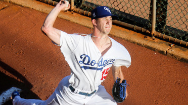 Dodgers bringing up top prospect Buehler