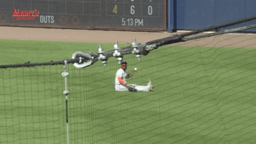 Lee makes diving snag for Syracuse