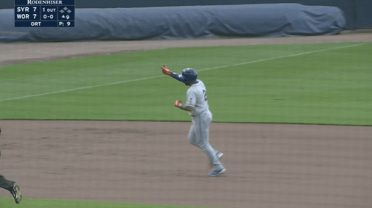 Smith crushes game-tying homer for Syracuse