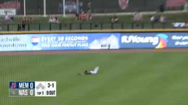 The Sounds' Brugman makes a diving catch
