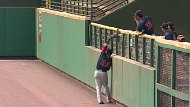 Bryce Brentz makes a great catch against the wall