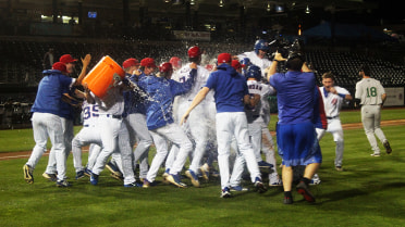 Cubs walk off with 2-0 series lead