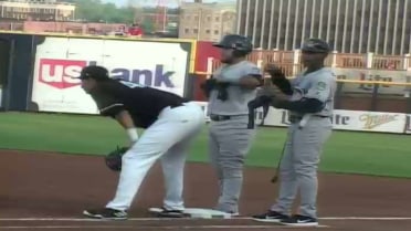 Kane County's Herrera plates a run with single