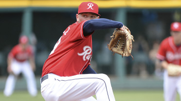 Rainiers' Misiewicz holds Cubs hitless