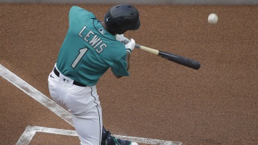 Lewis continues stellar start for Mariners
