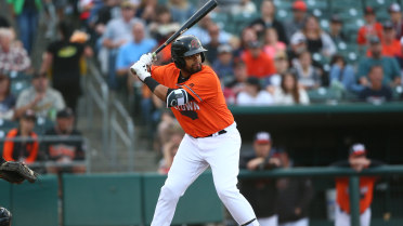 Peña powers River Cats to another road series win
