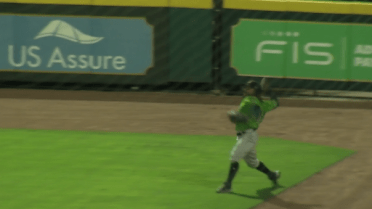 Gwinnett's Dean makes incredible throw from right