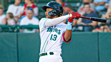 Tortugas trip up Cardinals to earn series split