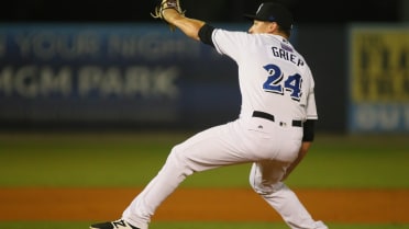 Shuckers Turn Pair of Crucial Double Plays in Extra-Innings Win