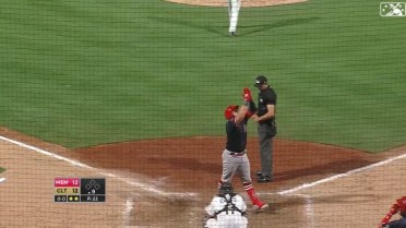Yepez ties it up with 2nd HR of game
