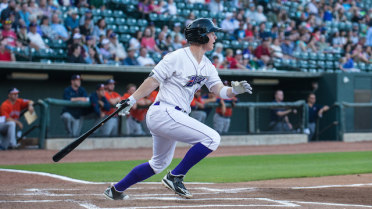 Four homers, Banks propel Dash to victory
