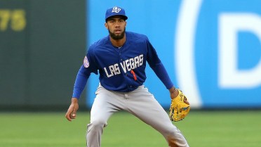 Mets summon top prospect Rosario for debut
