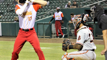 Giants curb Lowriders 5-4 in extras