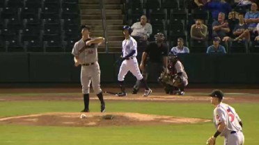 Naquin belts go-ahead homer for Clippers