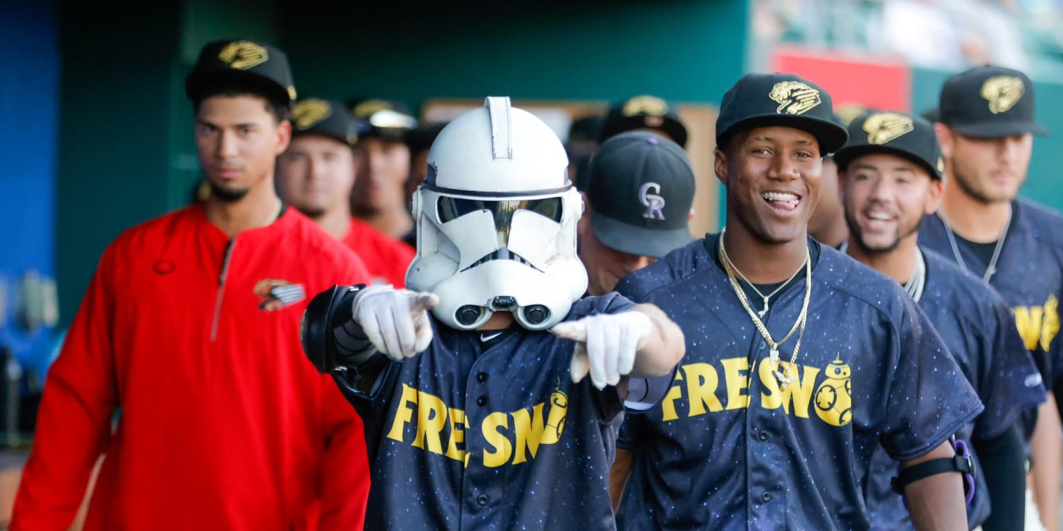star-wars-night-draws-sellout-crowd-11-129-as-fresno-loses-galactic