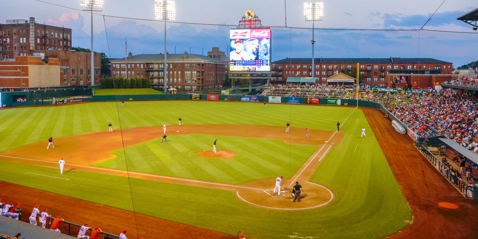 Redbirds defeat Knights in front of sellout crowd at AutoZone Park