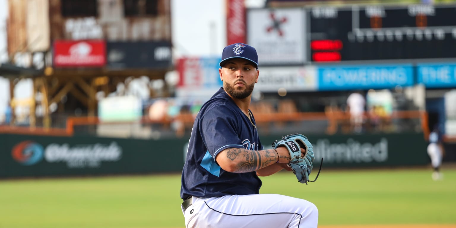 Hooks pitcher Jonathan Bermudez earning role as club's ace