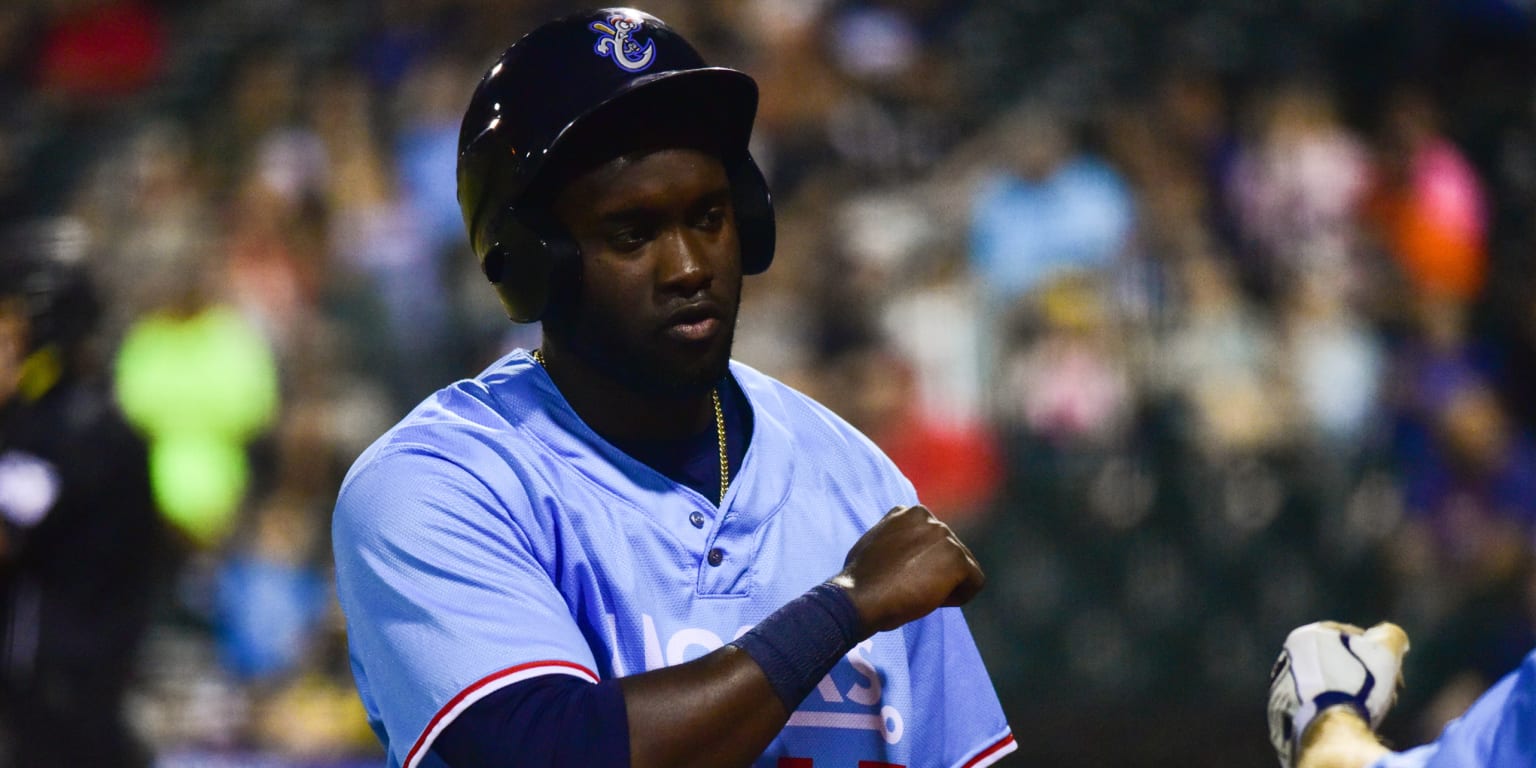 Hooks Back on the Offensive Hooks