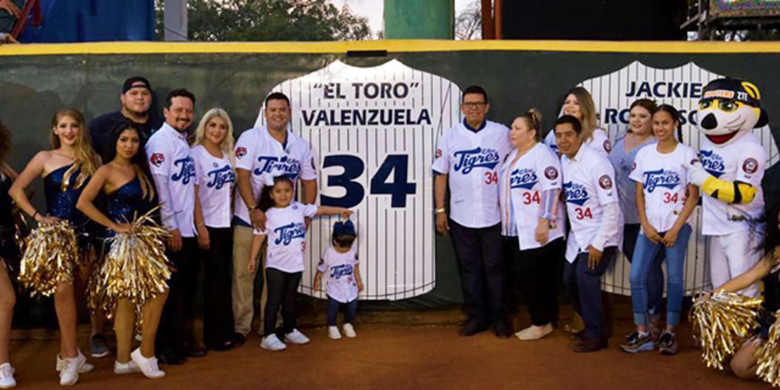 Leyenda mexicana! Fernando Valenzuela es homenajeado por Los Dodgers