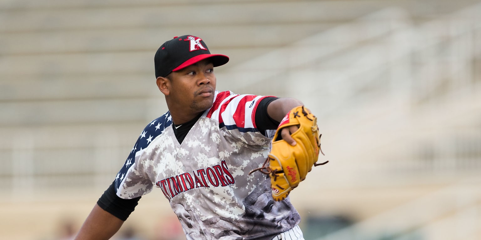 Former UND pitcher Zach Muckenhirn makes his MLB debut with the