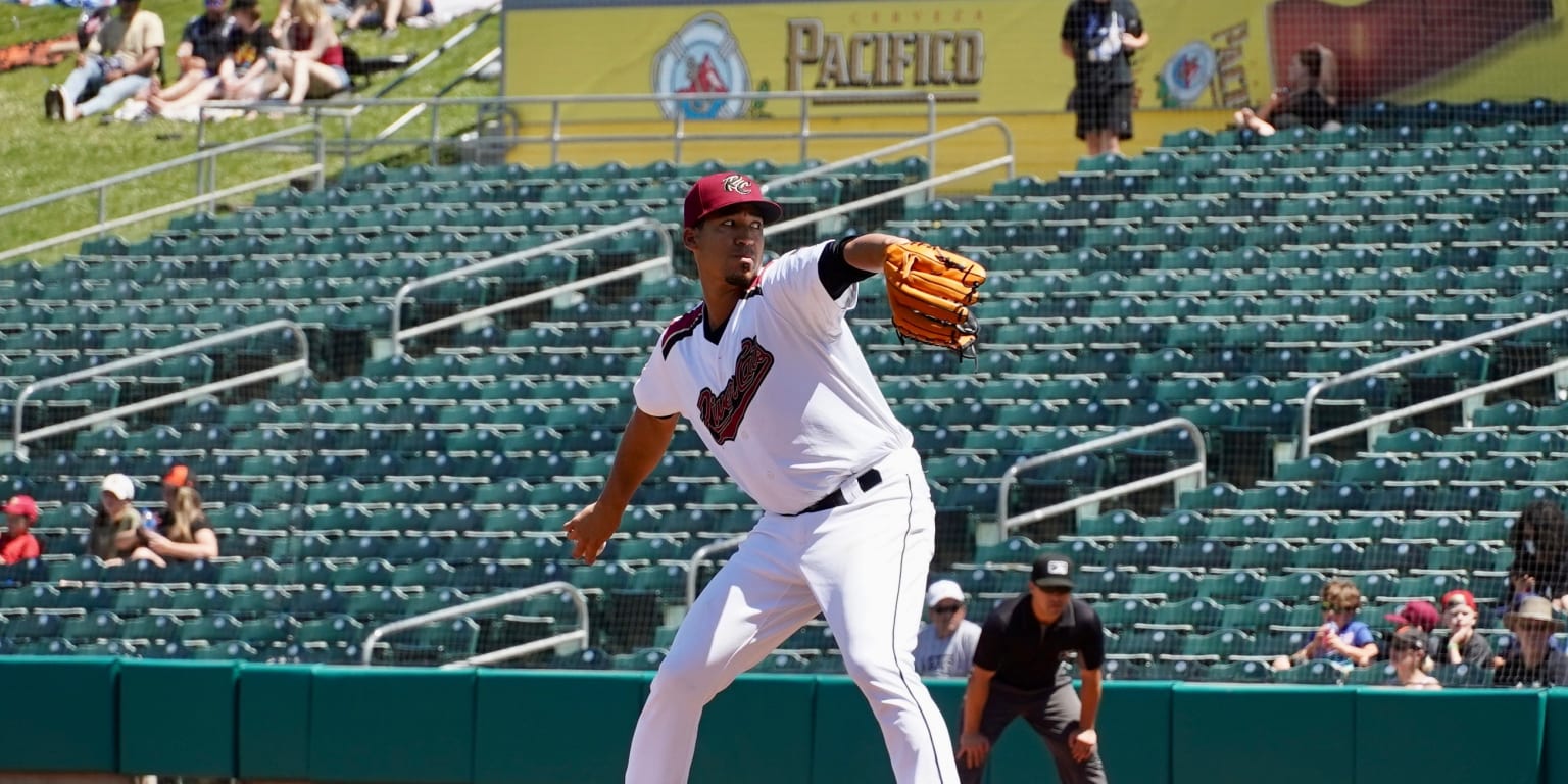 San Francisco Giants shortstop Arquimedes Gamboa looks on during a