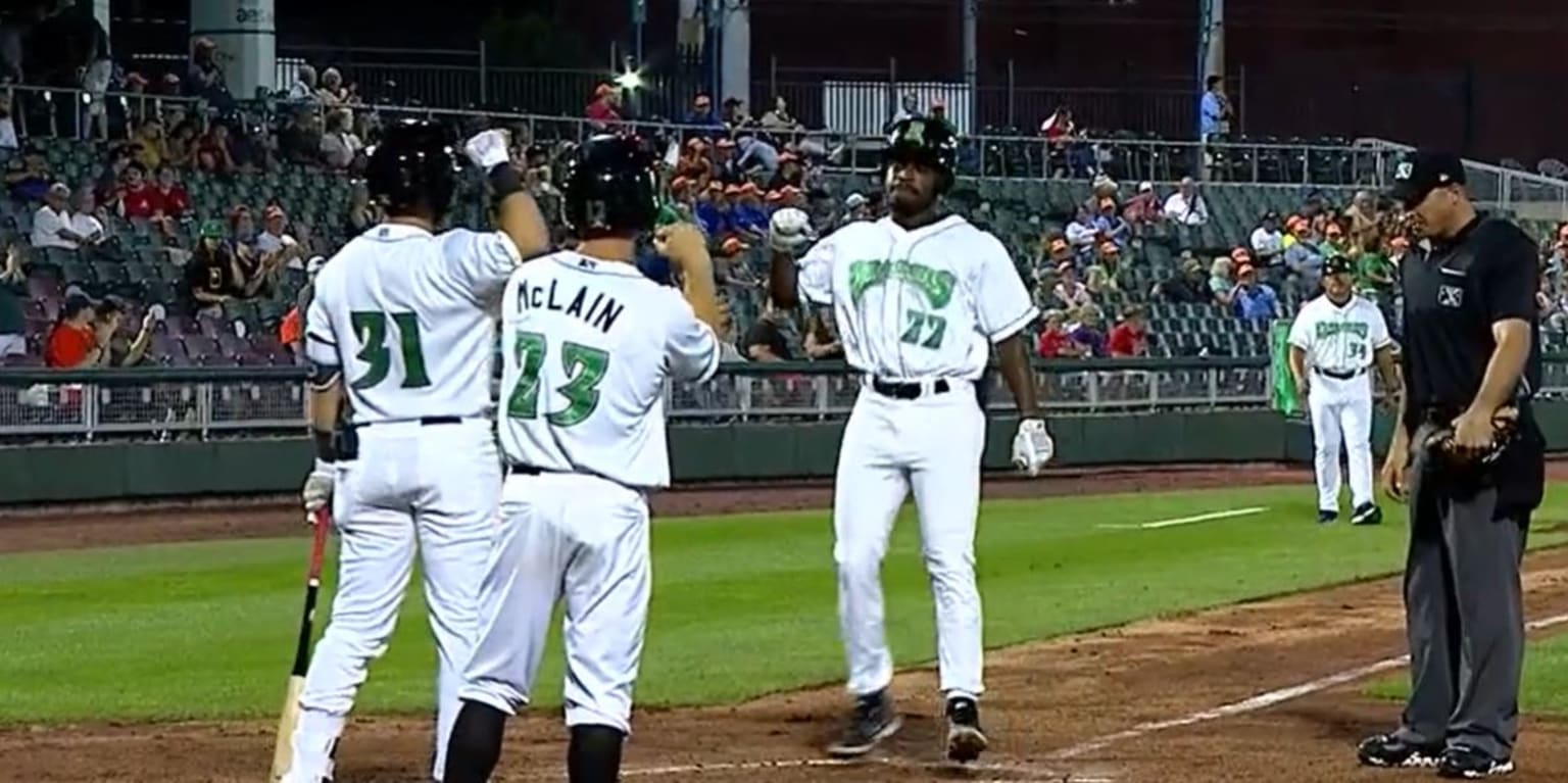 Captains Limit Dragons To 2 Hits In 4 2 Win Dragons