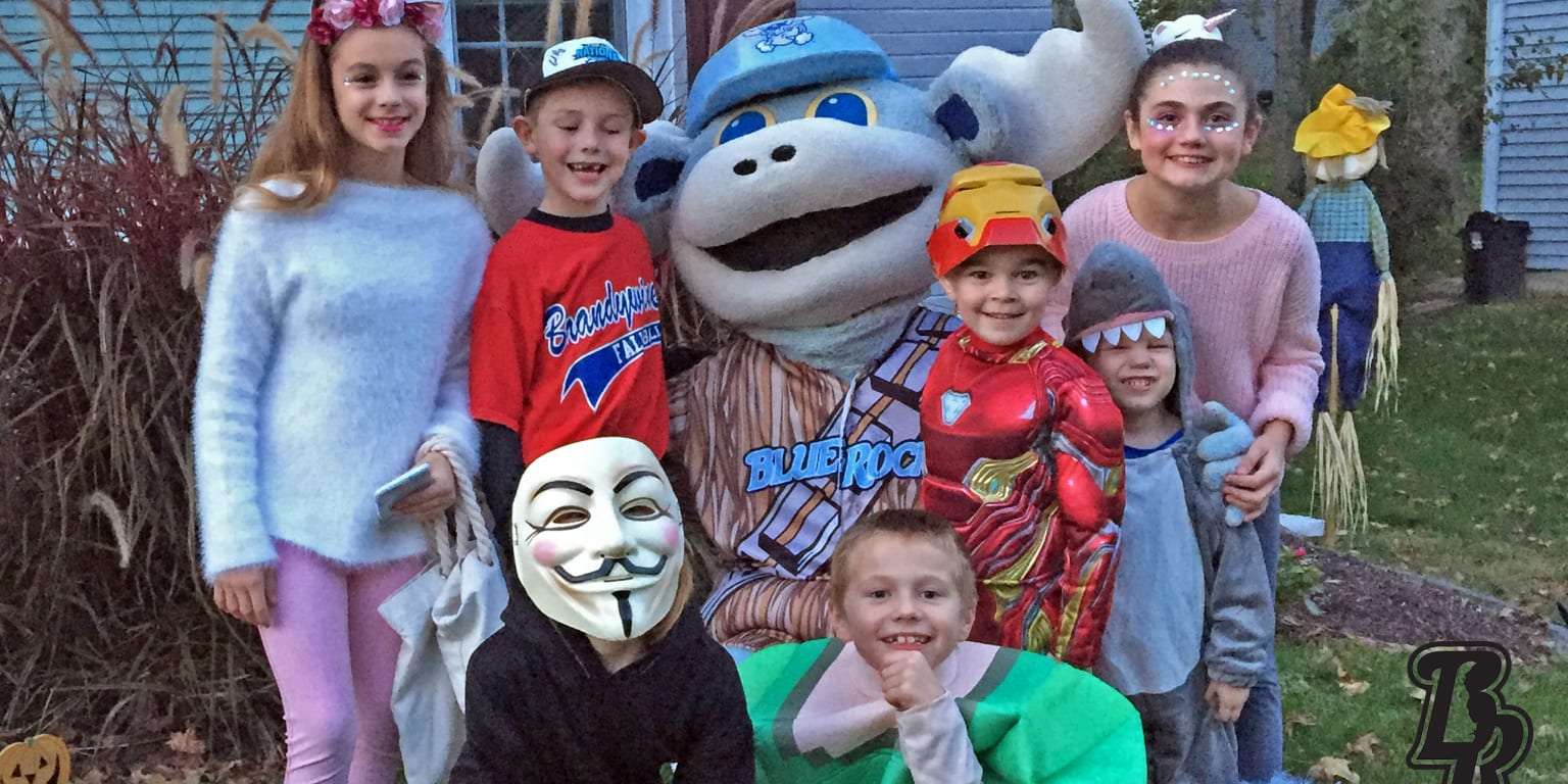 Rocky Bluewinkle Goes TrickorTreating With Local Kids