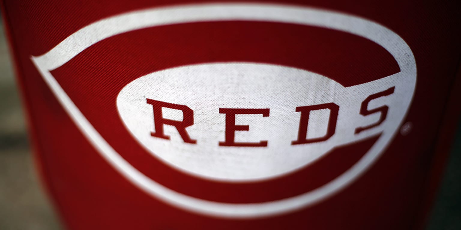 Download Cincinnati Reds Trademark Logo Wallpaper