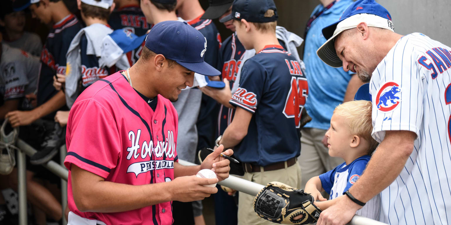 Fan Favorite Willians Astudillo Joins Wahoos On Rehab