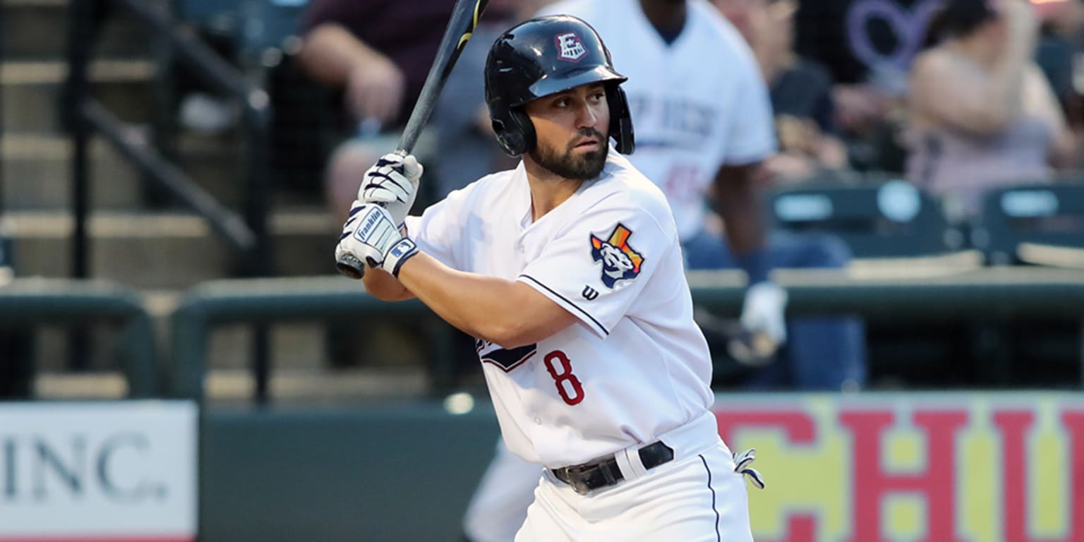 Jack Mayfield boards threehomer Express