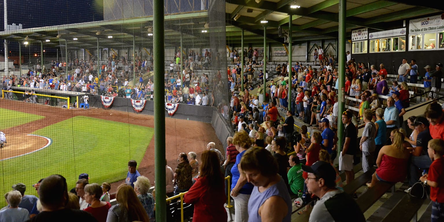 LumberKings host East in 6game stand