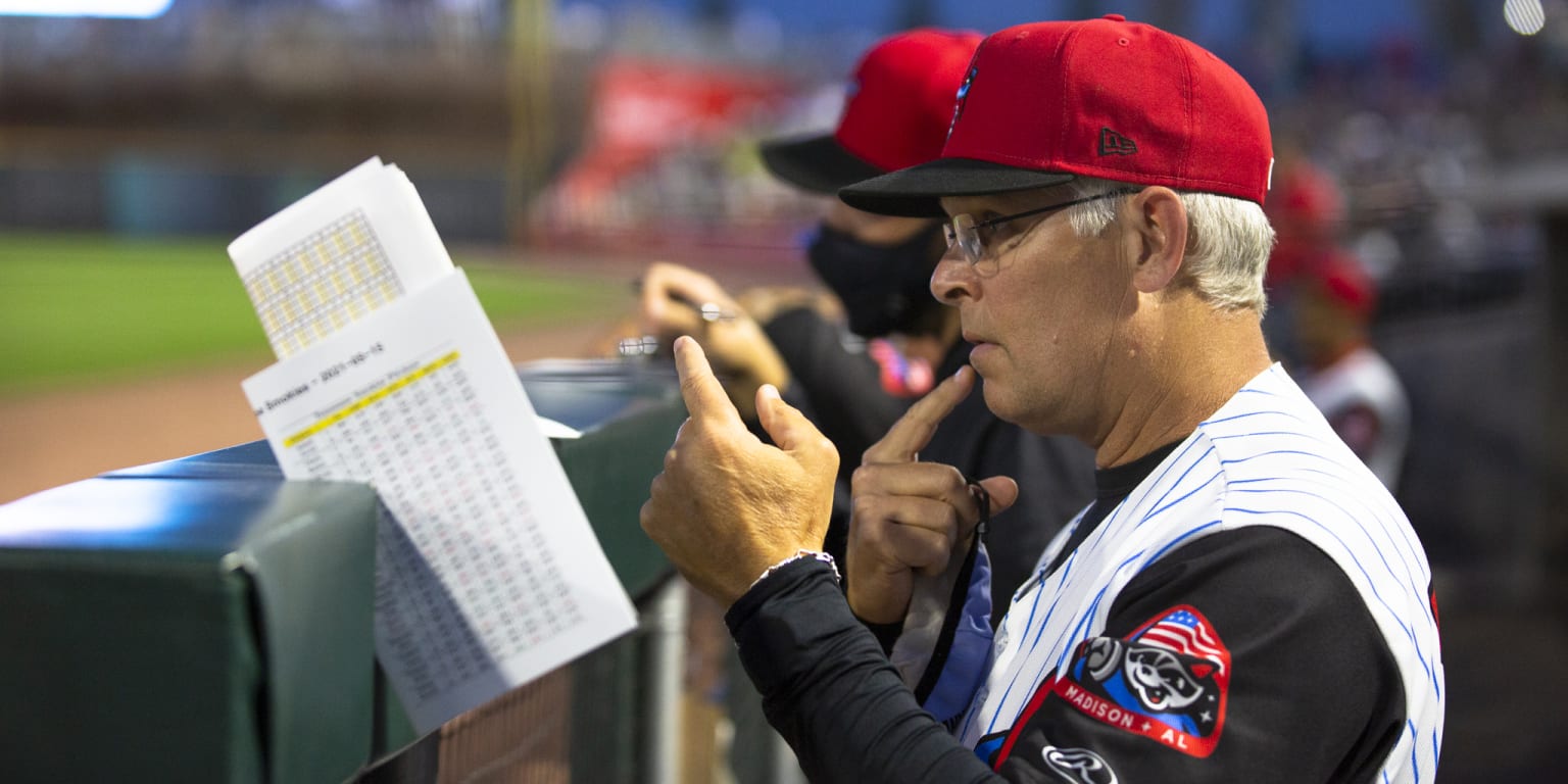 Jay Bell named first manager for Double-A Rocket City Trash Pandas