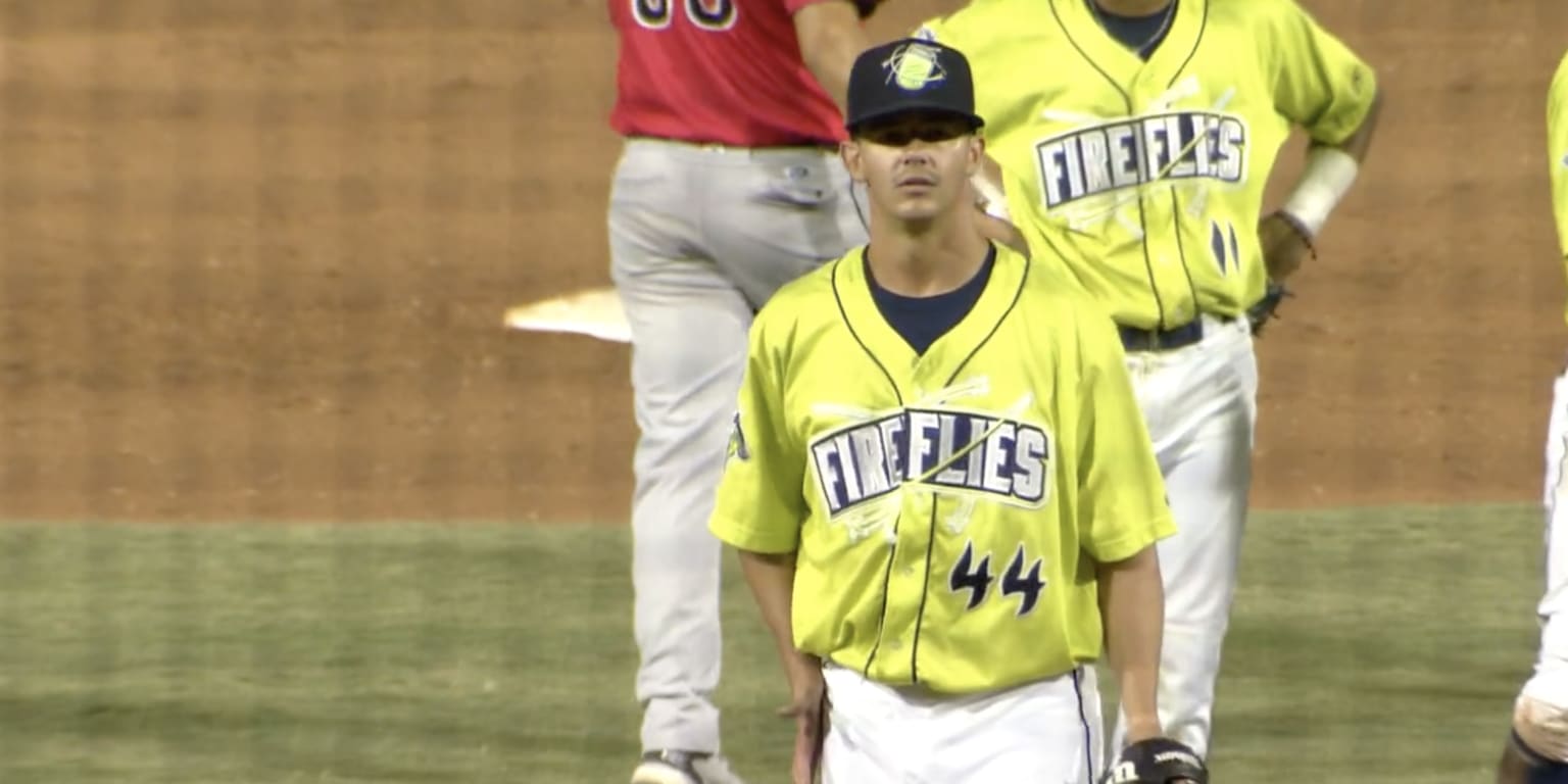 Twins sign catcher Vazquez to 3-year, $30 million deal -  5  Eyewitness News