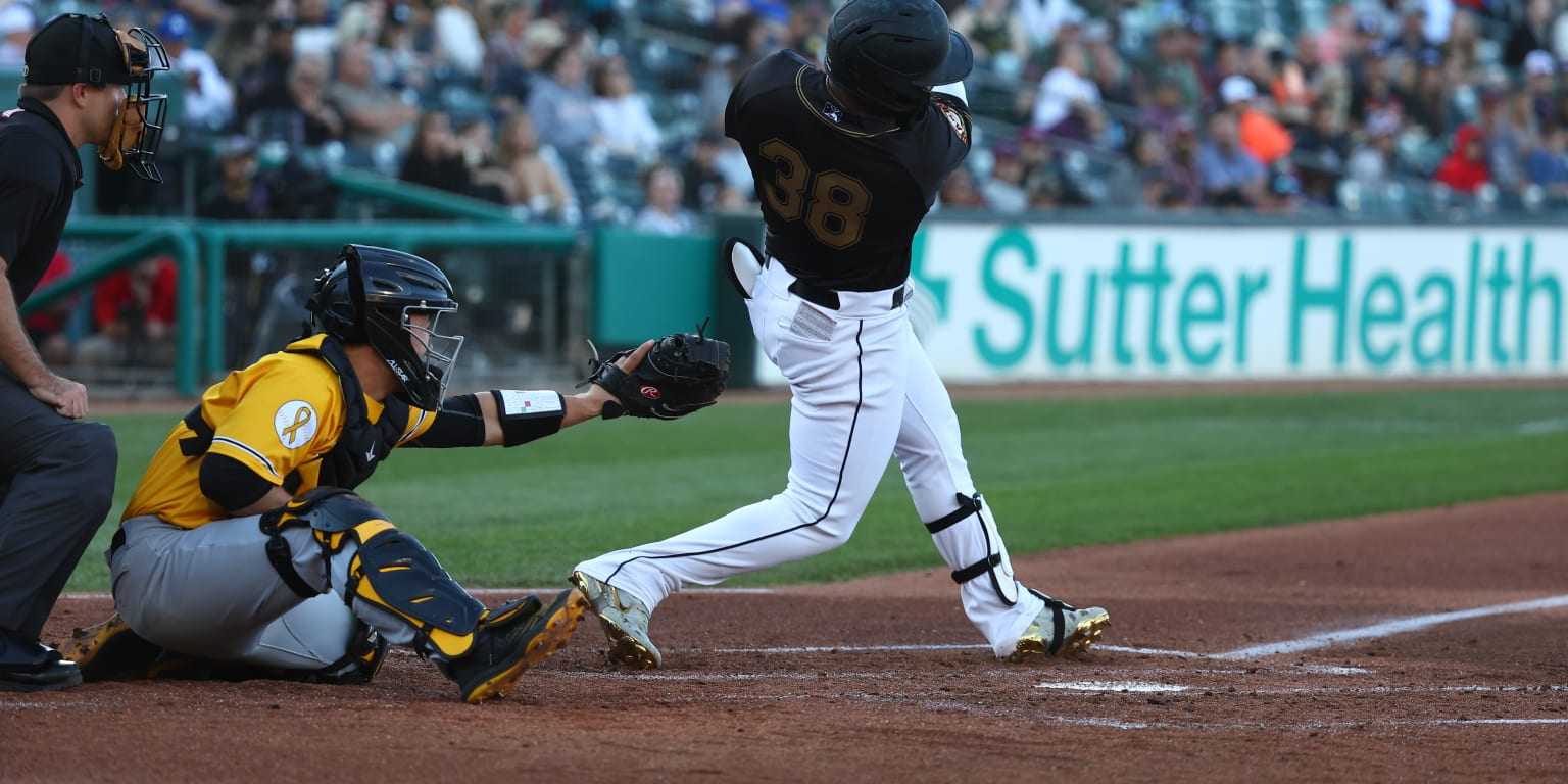 Heliot Ramos (38) of the Sacramento River Cats at bat against the