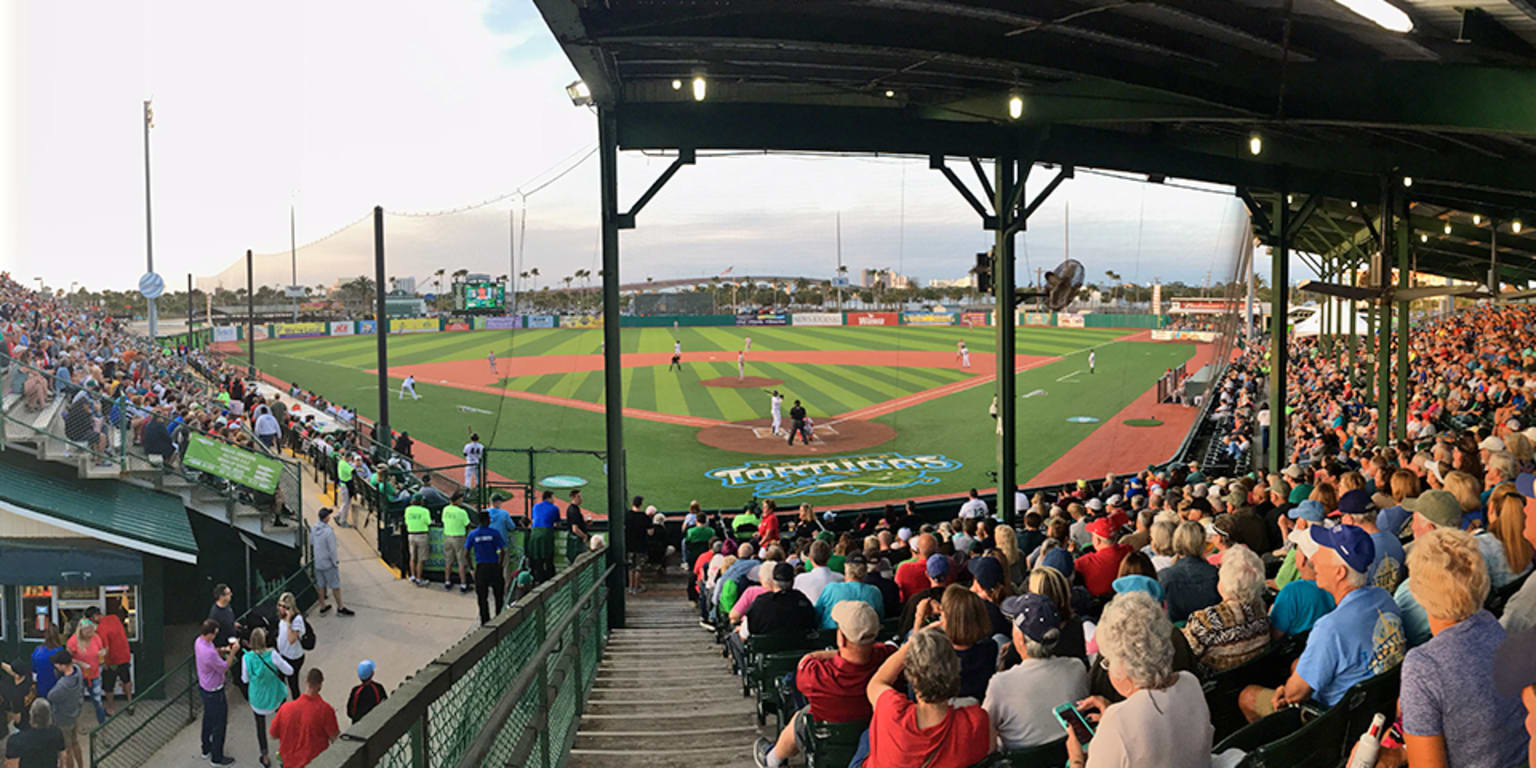 Tortugas fall, 5-1, in front of sellout crowd on Opening Night